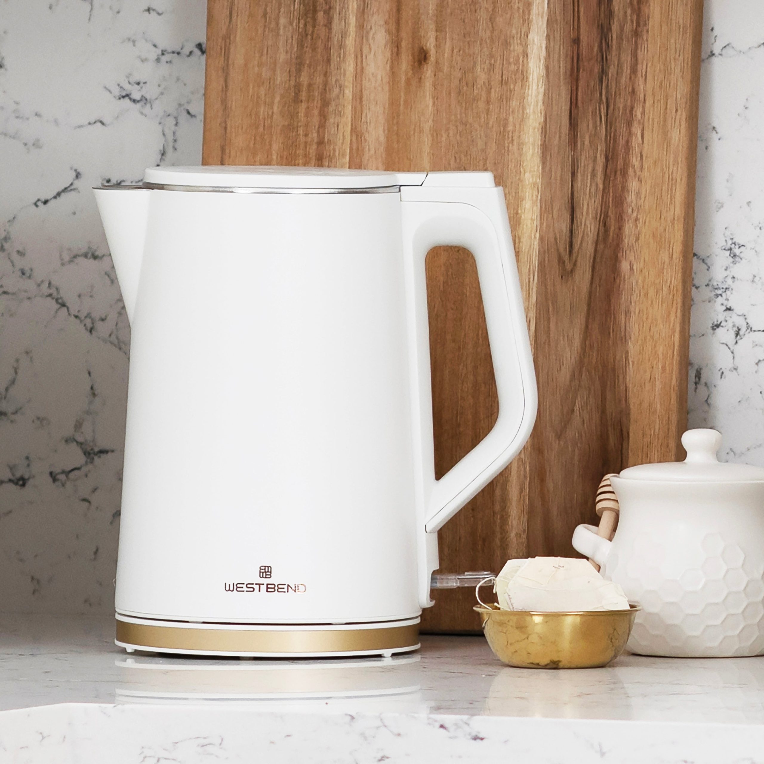 West Bend Timeless Electric Kettle, 1.5 Liter Capacity - Image 2
